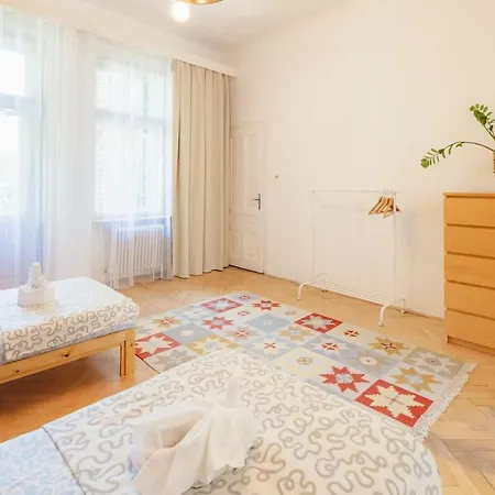 아파트 Ivy House With Balcony 브라티슬라바