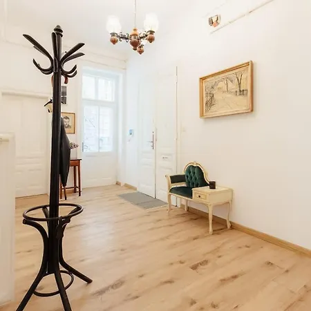 Ivy House With Balcony 아파트 브라티슬라바